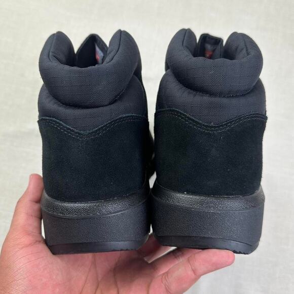 ? Undefeated x Timberland Field Boot GTX Black Suede 12M